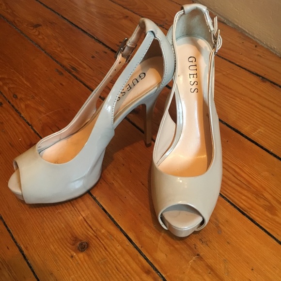 Guess nude sling back pumps - Picture 3 of 3